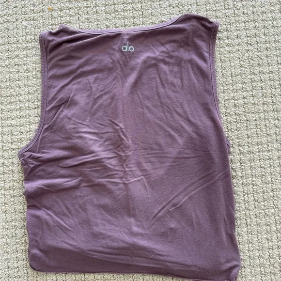 Alo Yoga Sleeveless Mauve Top - Picture 2 of 2
